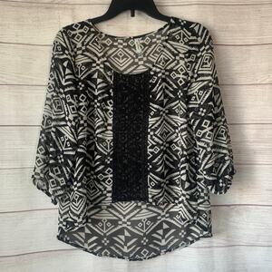 Wallflower Black and White Geometric Print Blouse Crochet Cutout Front Size M